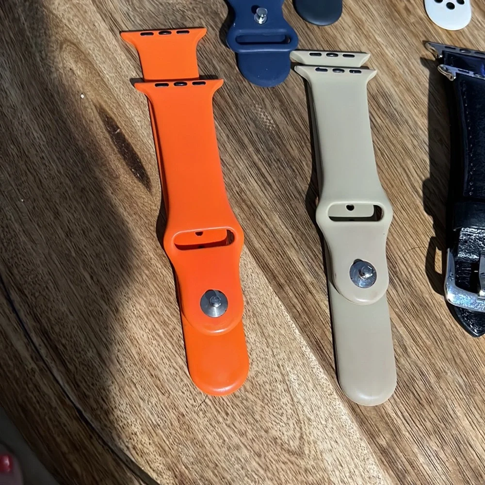 9 Left - Assorted Watchbands for the Apple Watch - Picture 6 of 7